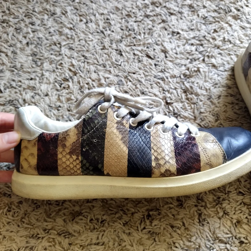 AS IS Tory Burch Howell Court Sneakers Stripped Snake Print Sz 8,5